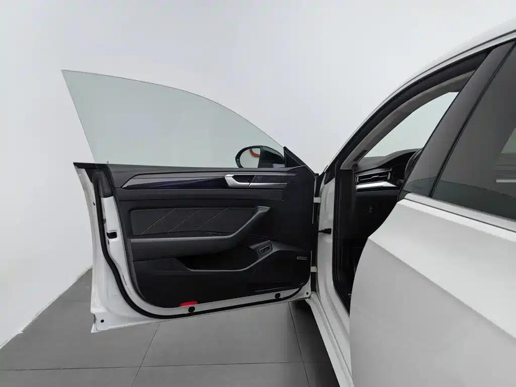 FAW-Volkswagen CC 2021 380TSI Brilliant Edition — миниатюра 8