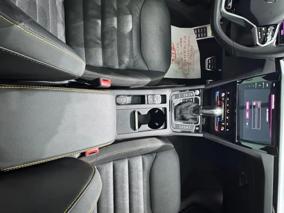 FAW-Volkswagen CC 2021 380TSI Striking Edition 30th Anniversary Edition — миниатюра 10