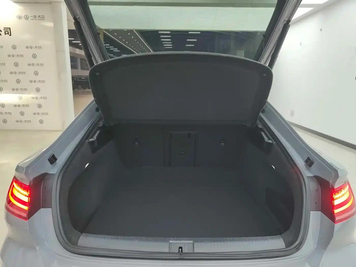 FAW-Volkswagen CC 2023 380TSI Striking Edition — миниатюра 11
