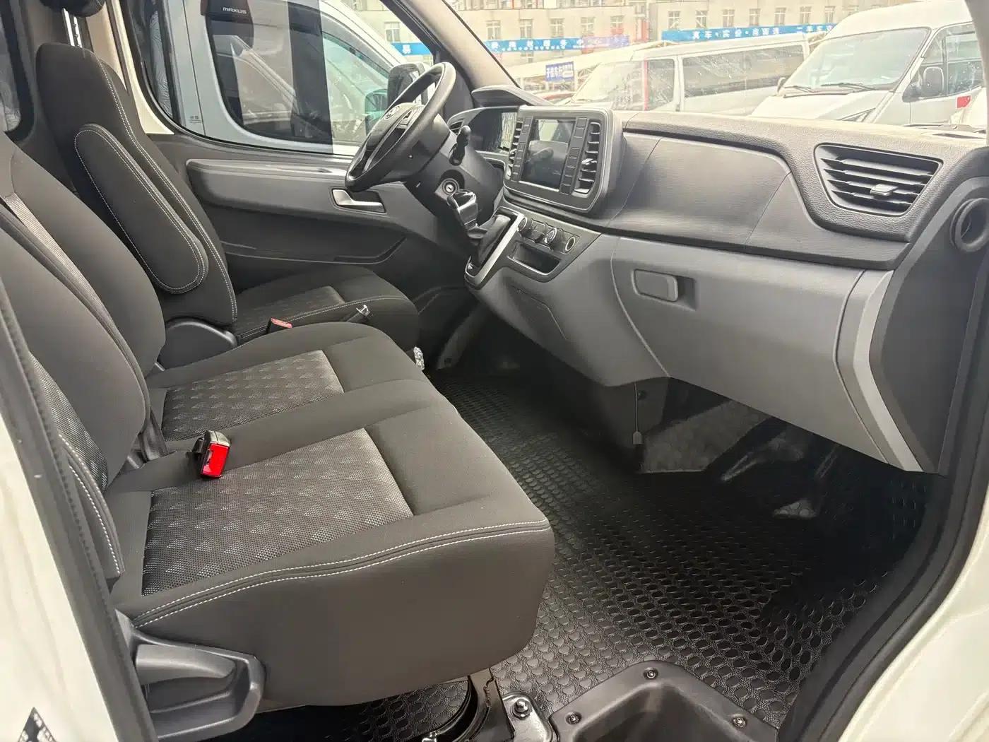 Xintu V80 2025 PRO Aoyuntong 2.0T Automatic Short Wheelbase Mid-Roof 5/6 Seats — миниатюра 6