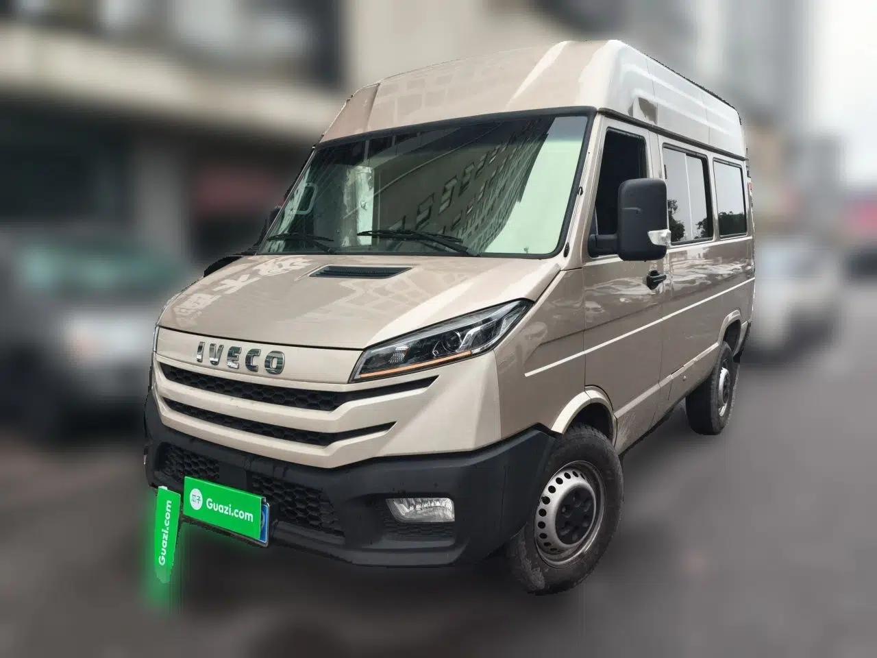 Iveco Daily 2023 2.5T A35M1 Short Wheelbase Mid-Height Single-Tire Side-Sliding Door 5–9 Seats — миниатюра 1