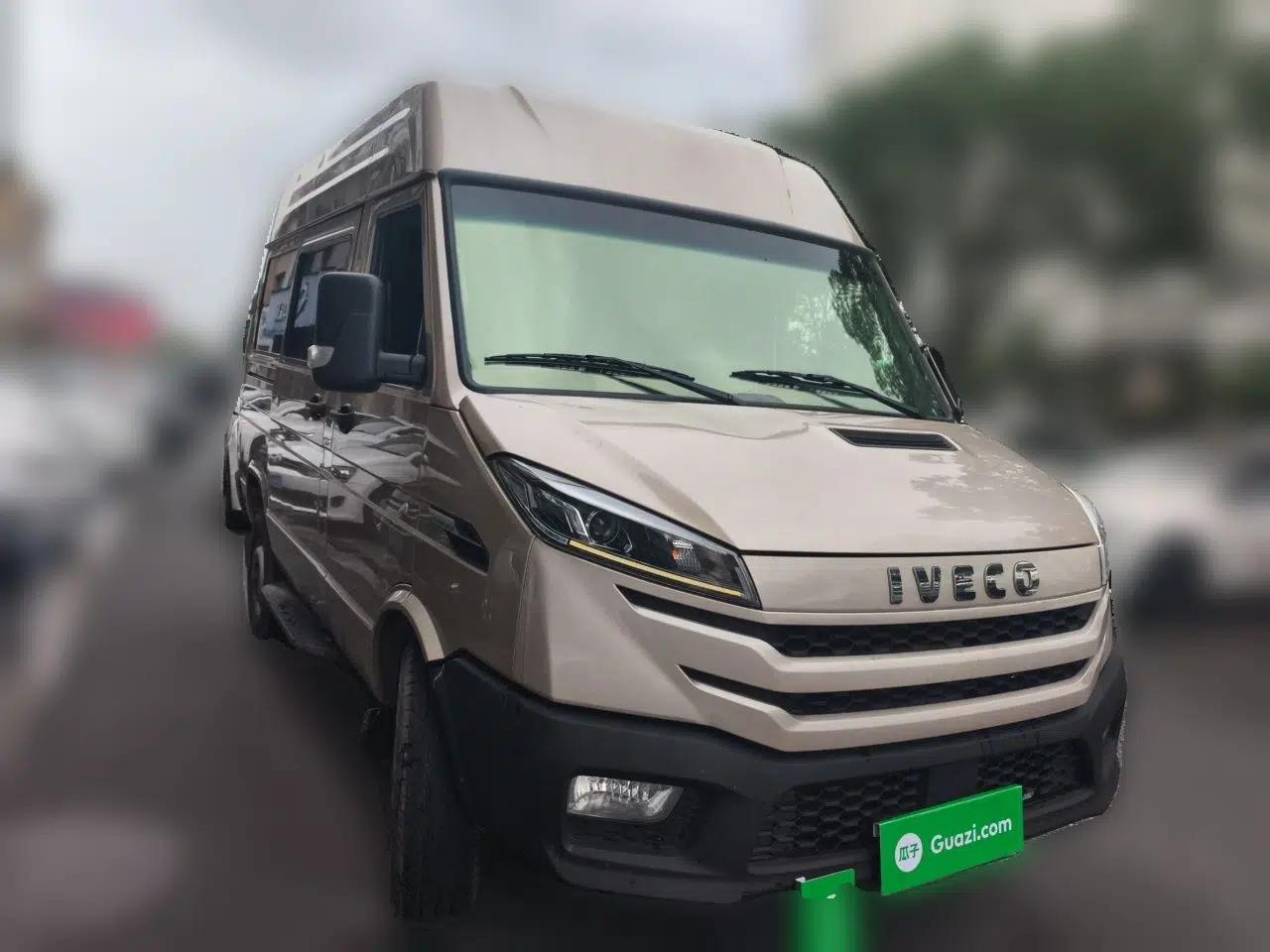 Iveco Daily 2023 2.5T A35M1 Short Wheelbase Mid-Height Single-Tire Side-Sliding Door 5–9 Seats — миниатюра 3