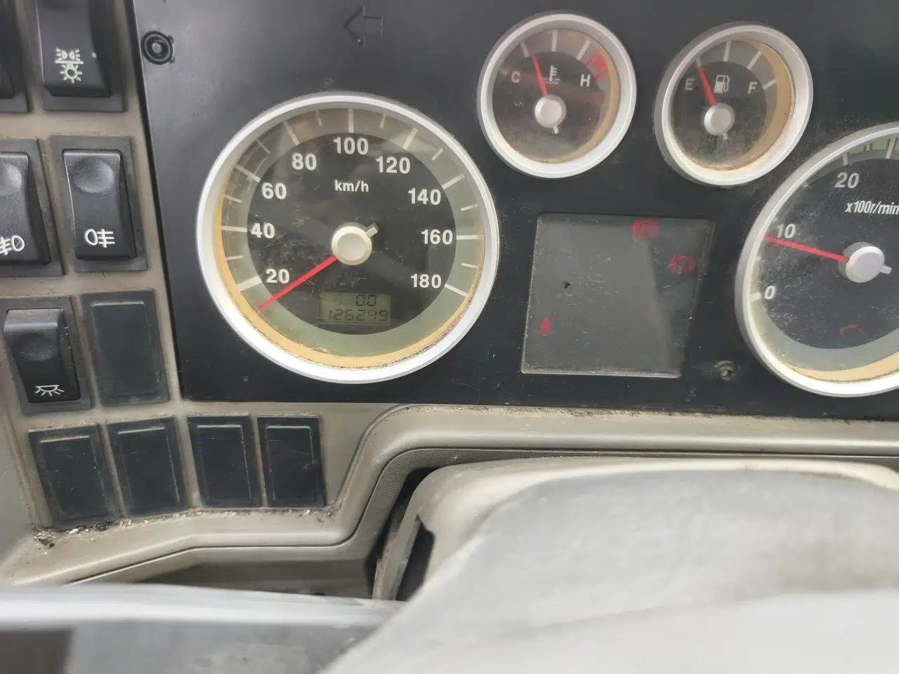 Iveco Daily 2014 2.8T-V40 NJ5044XXY3A43S4 — миниатюра 12