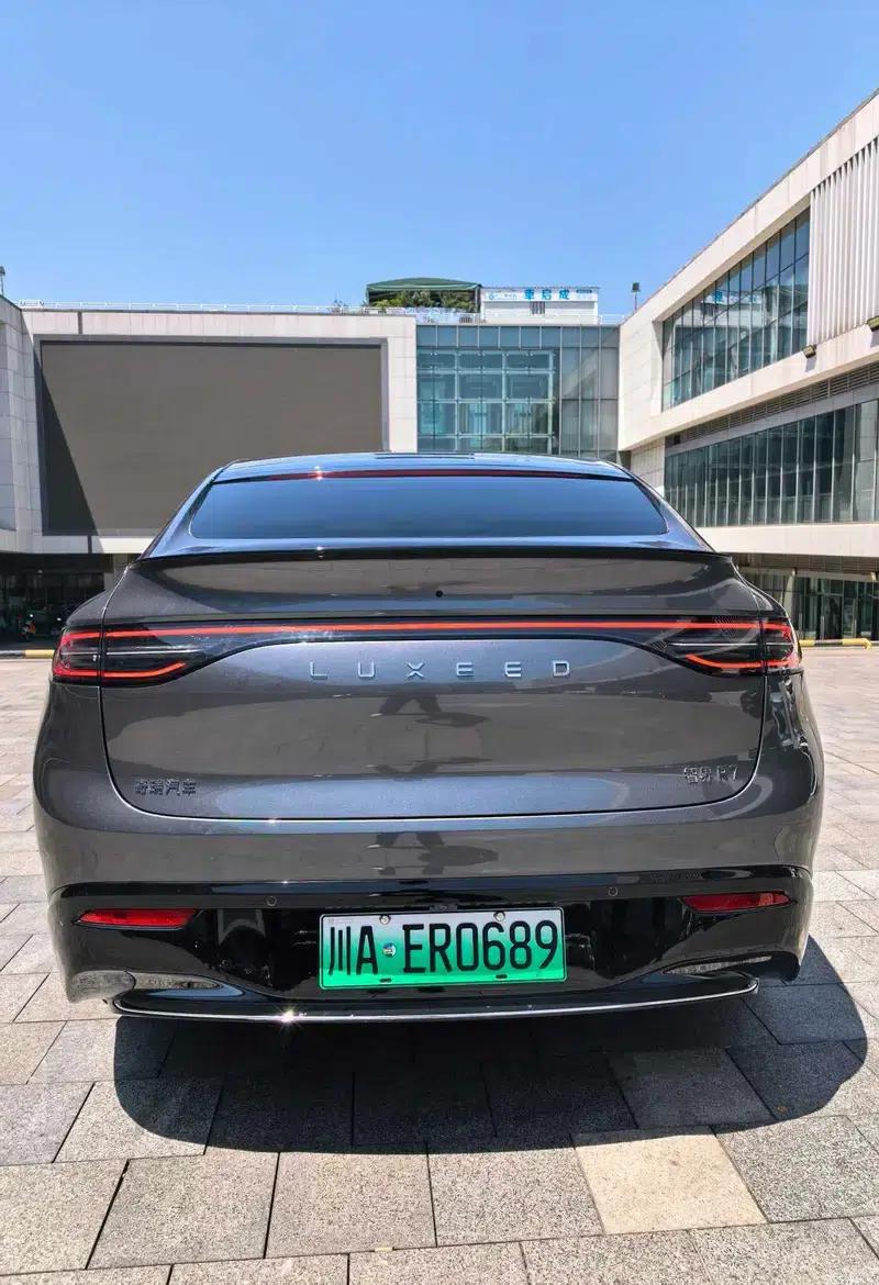 Zhijie R7 2024 Pure Electric 100kWh Max Rear-Wheel Drive Version — миниатюра 5