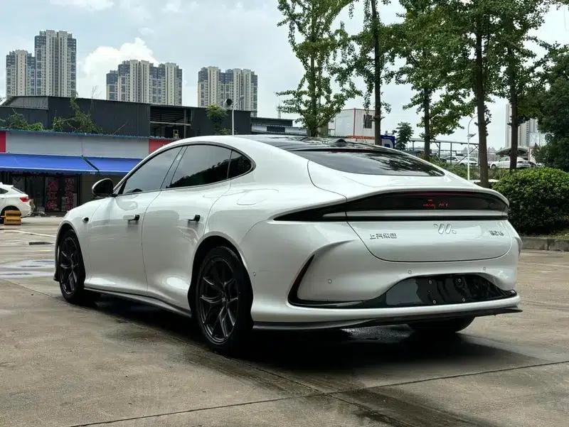 Zhiji L6 2024 Max Standard Edition 75kWh — миниатюра 5