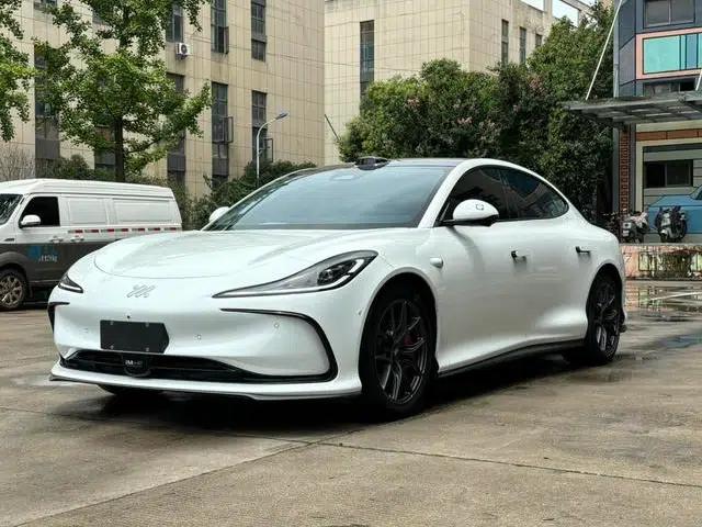 Zhiji L6 2024 Max Standard Edition 75kWh