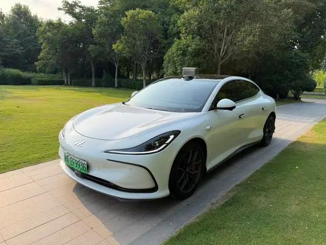 Zhiji L6 2024 Max Standard Edition 75kWh