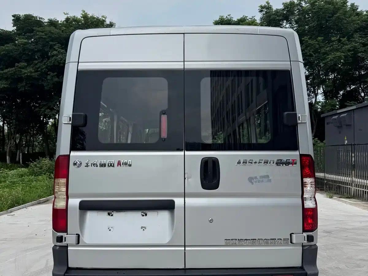 Yufeng 2020 2.5T V9 Logistics Van, Long Wheelbase, Medium Roof, 6-9 Seats, National V Emission Standard ZD25 — миниатюра 5
