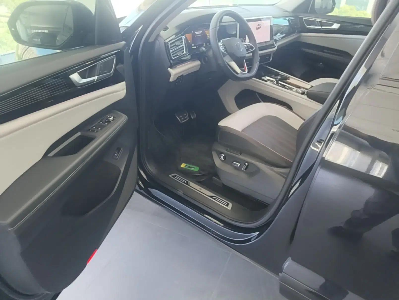 Volkswagen Teramont X 2024 380TSI Four-Wheel Drive Longxiang Edition — миниатюра 18