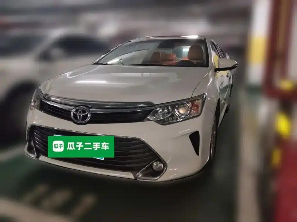 Camry 2015 2.0G Leading Edition — миниатюра 1