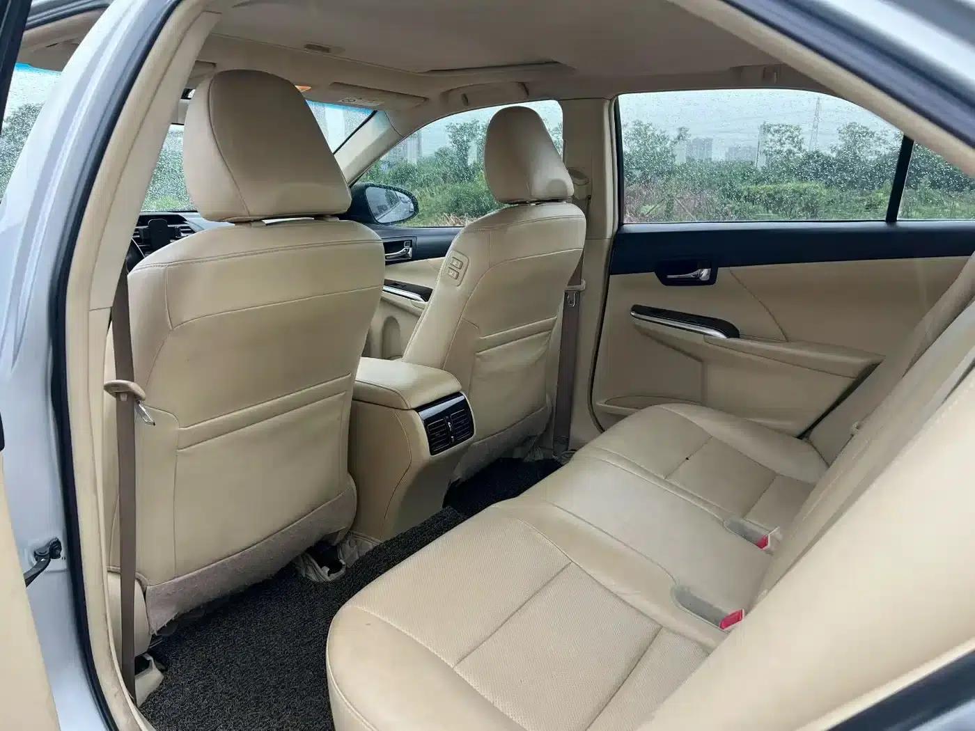 Camry 2015 2.0G Leading Edition — миниатюра 3