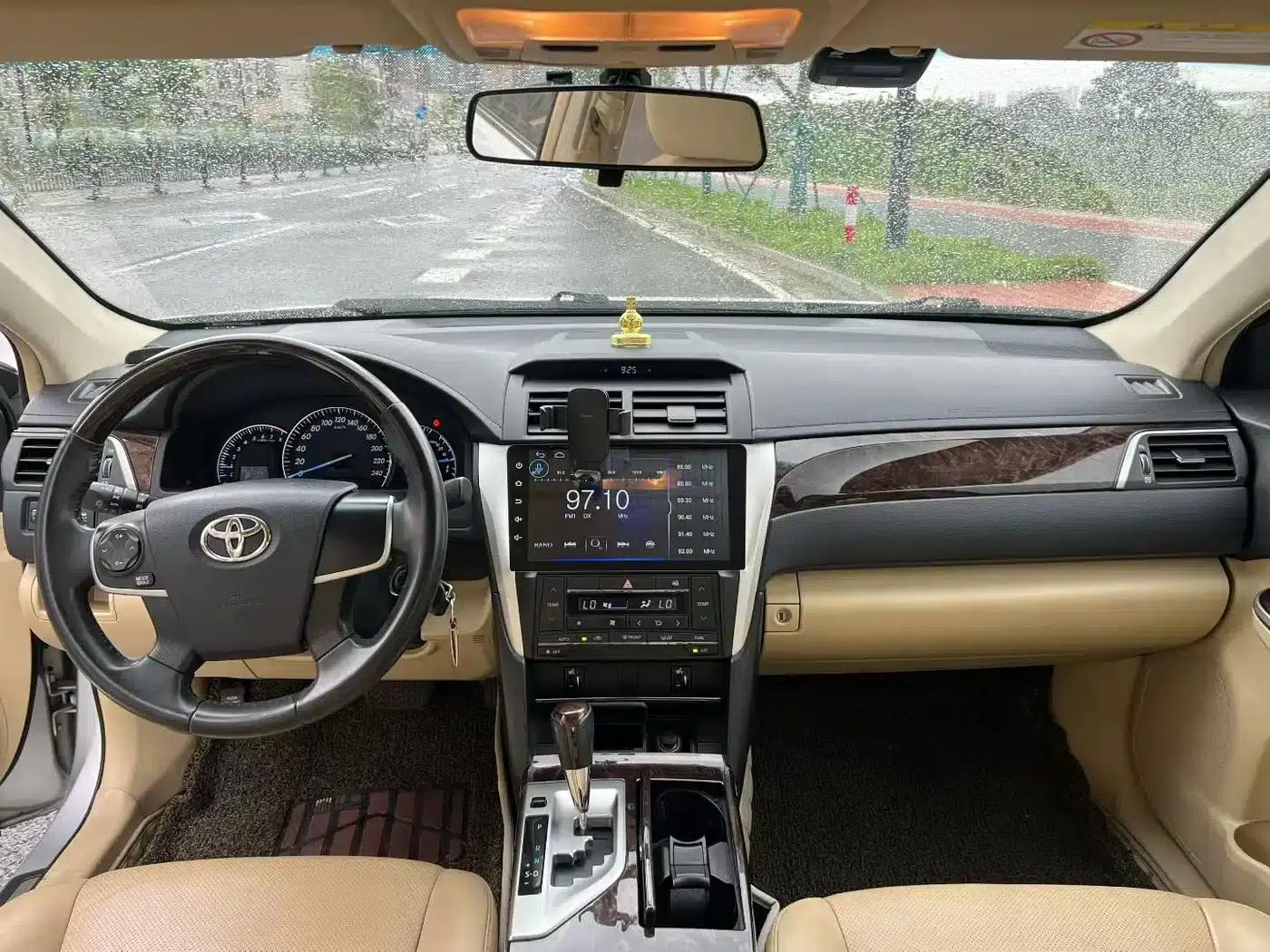 Camry 2015 2.0G Leading Edition — миниатюра 5