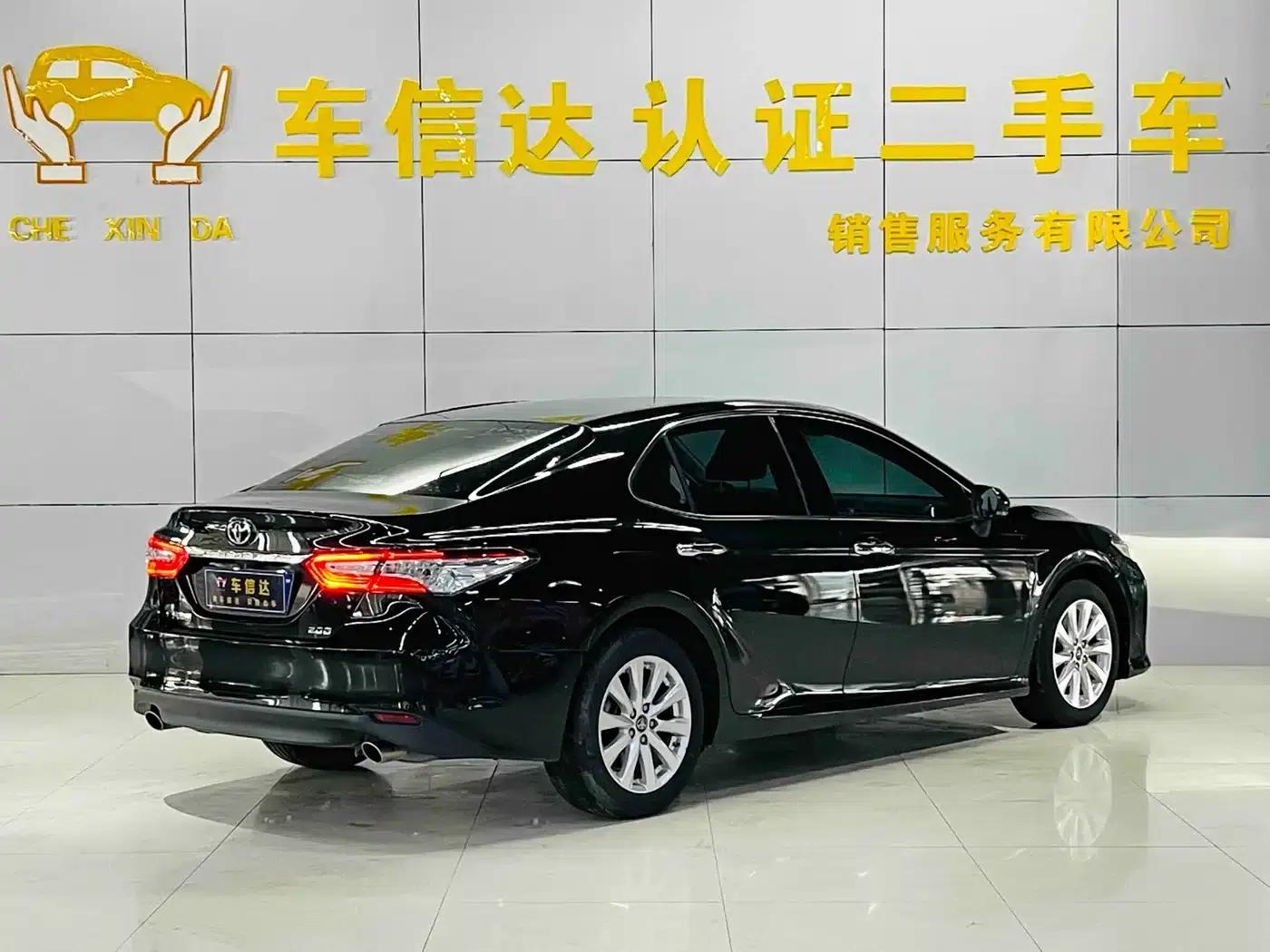Camry 2019 Facelift 2.0G Luxury Edition — миниатюра 3