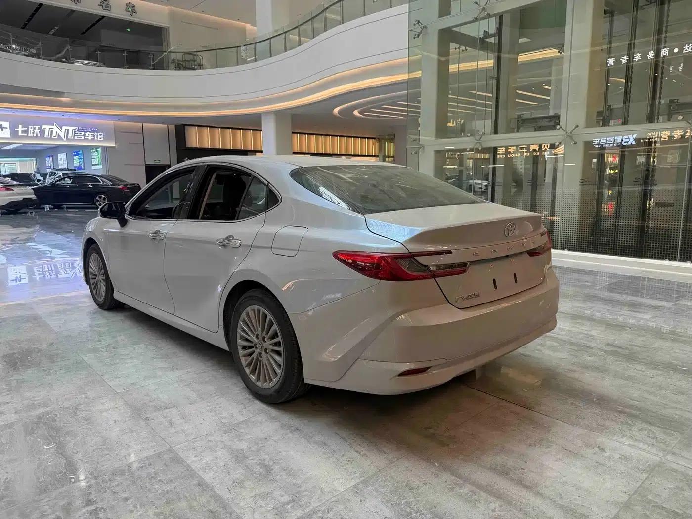 2026 Camry 2.0GVP Luxury Edition — миниатюра 4
