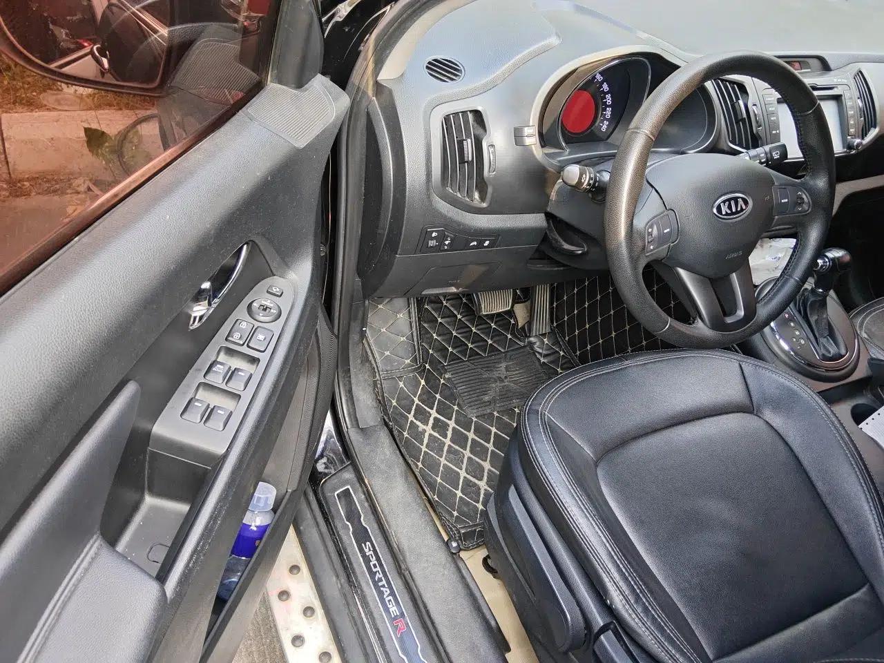 Kia Sportage R 2012 2.0L Automatic Two-Wheel Drive NAVI — миниатюра 16