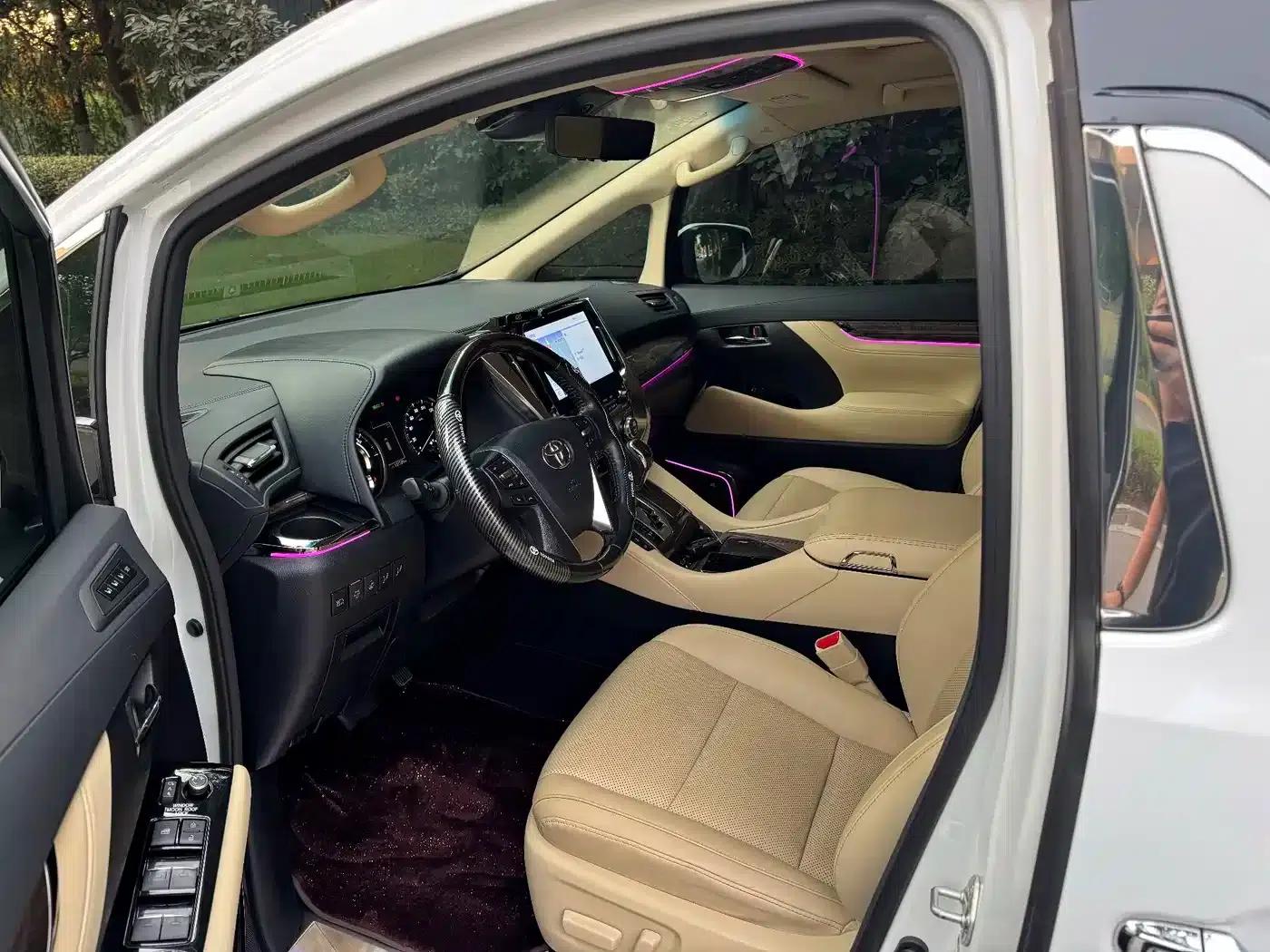 2021 Alphard Hybrid 2.5L Premium Edition — миниатюра 4