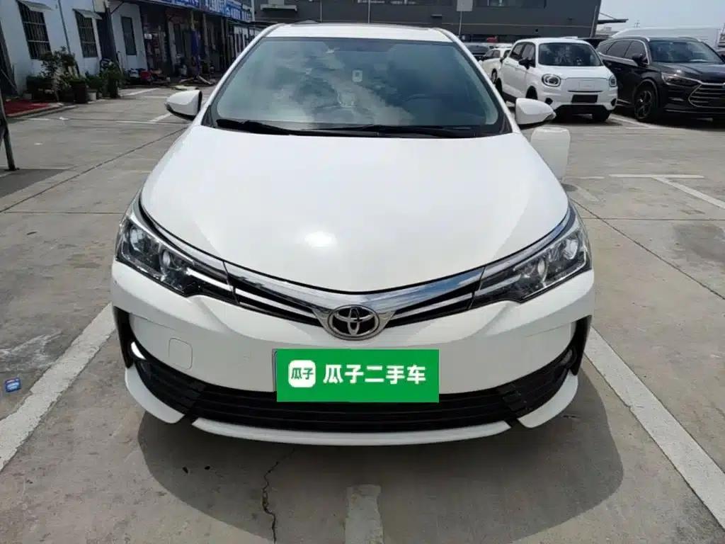2017 Corolla Facelift 1.2T S-CVT GL-i — миниатюра 3