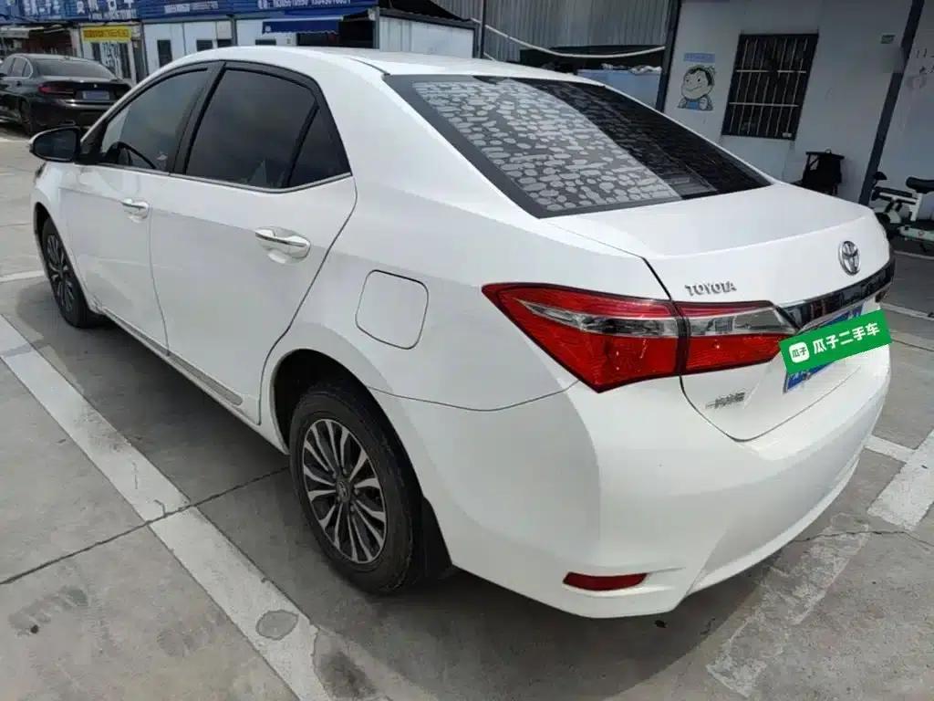 2017 Corolla Facelift 1.2T S-CVT GL-i — миниатюра 5