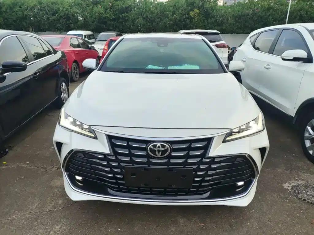 2022 Toyota Avalon 2.0L Entry-level Edition — миниатюра 3