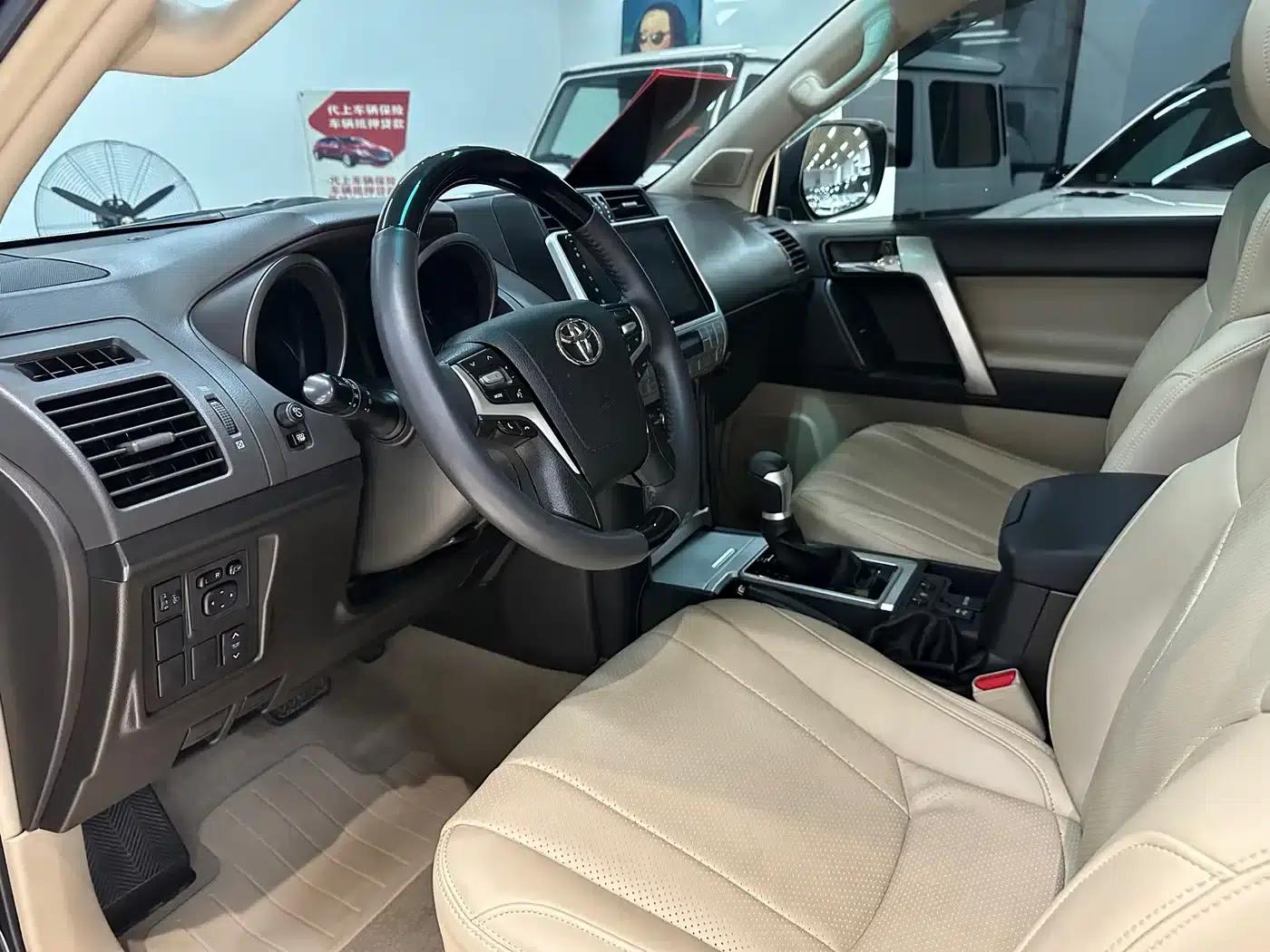 2010 Prado 4.0L Automatic TX-L — миниатюра 7