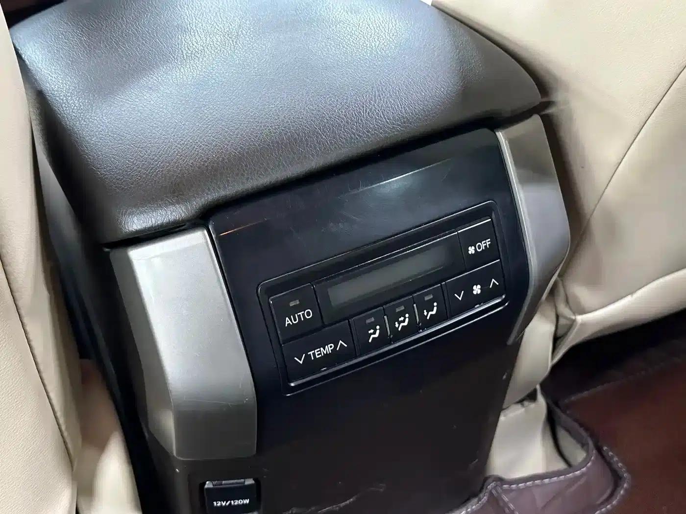 Prado (Imported) 2010 2.7L Automatic Luxury Edition — миниатюра 18