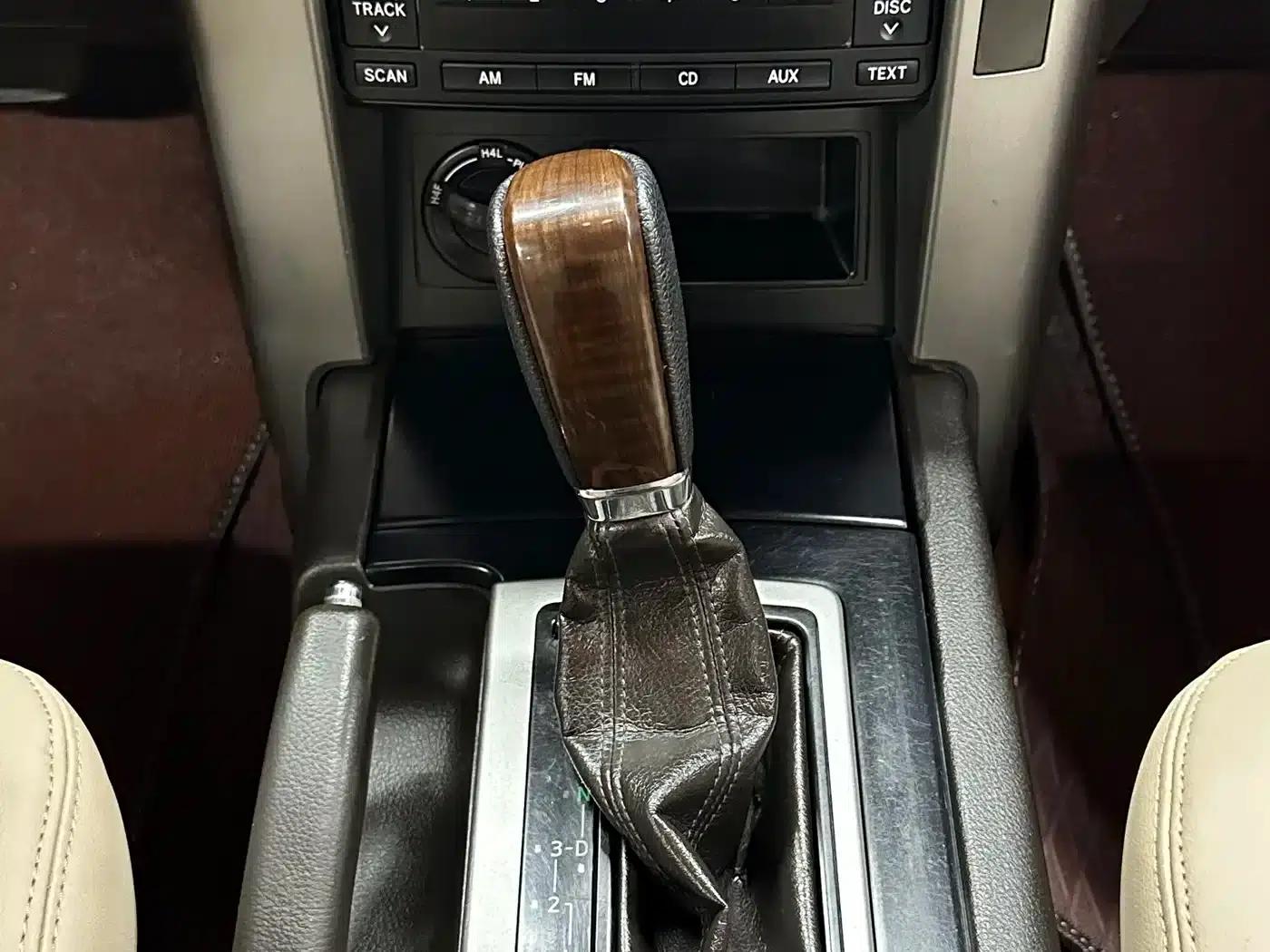 Prado (Imported) 2010 2.7L Automatic Luxury Edition — миниатюра 21
