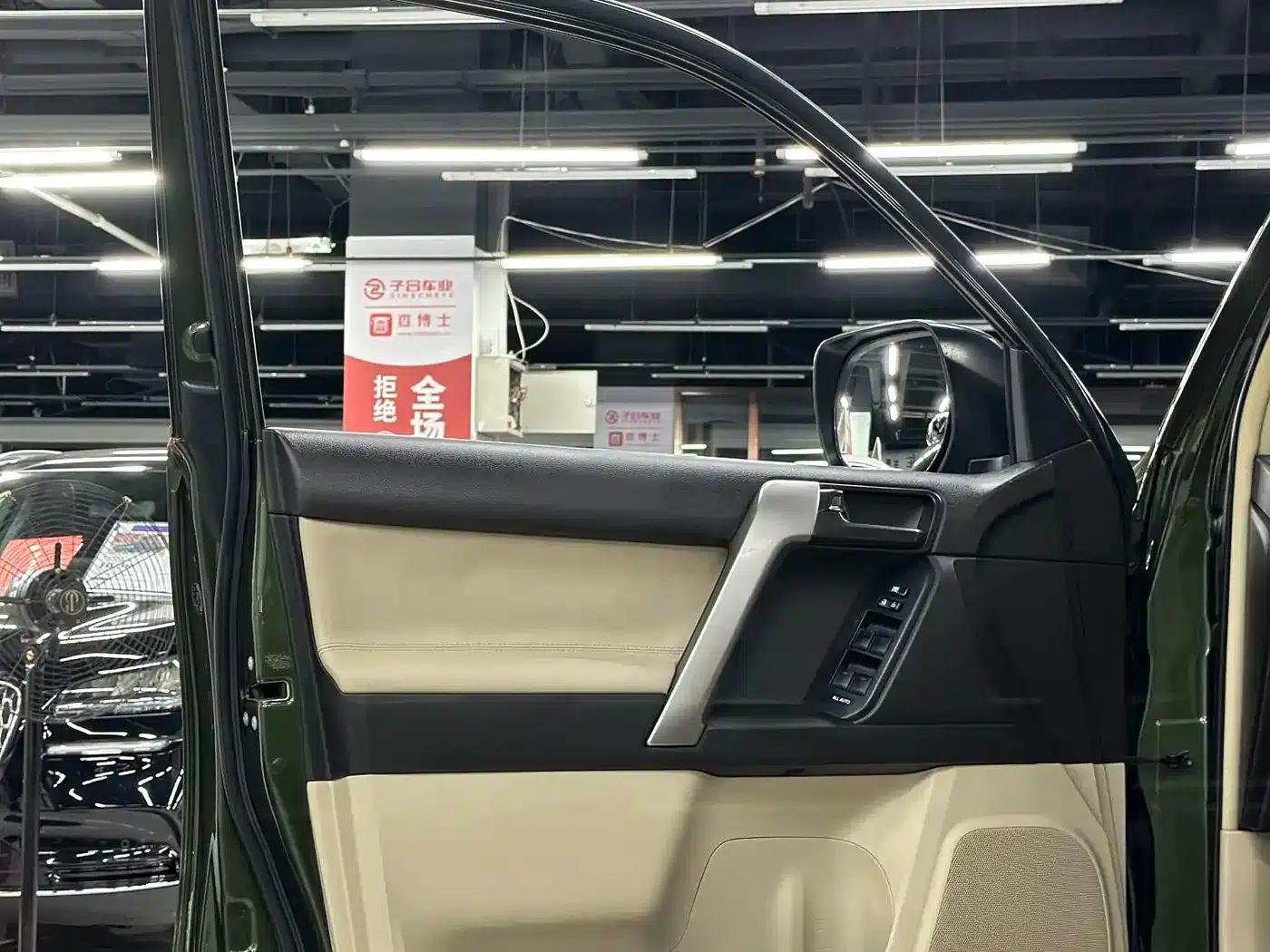 Prado (Imported) 2010 2.7L Automatic Luxury Edition — миниатюра 23