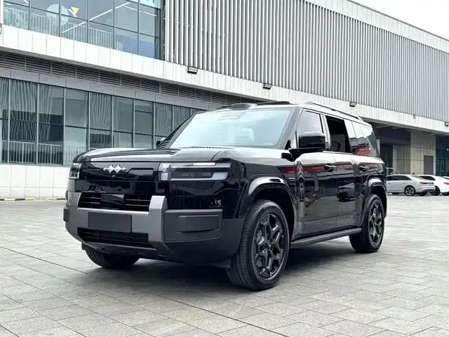 Titanium 7 2025 Model 190KM 4WD Ultra Edition