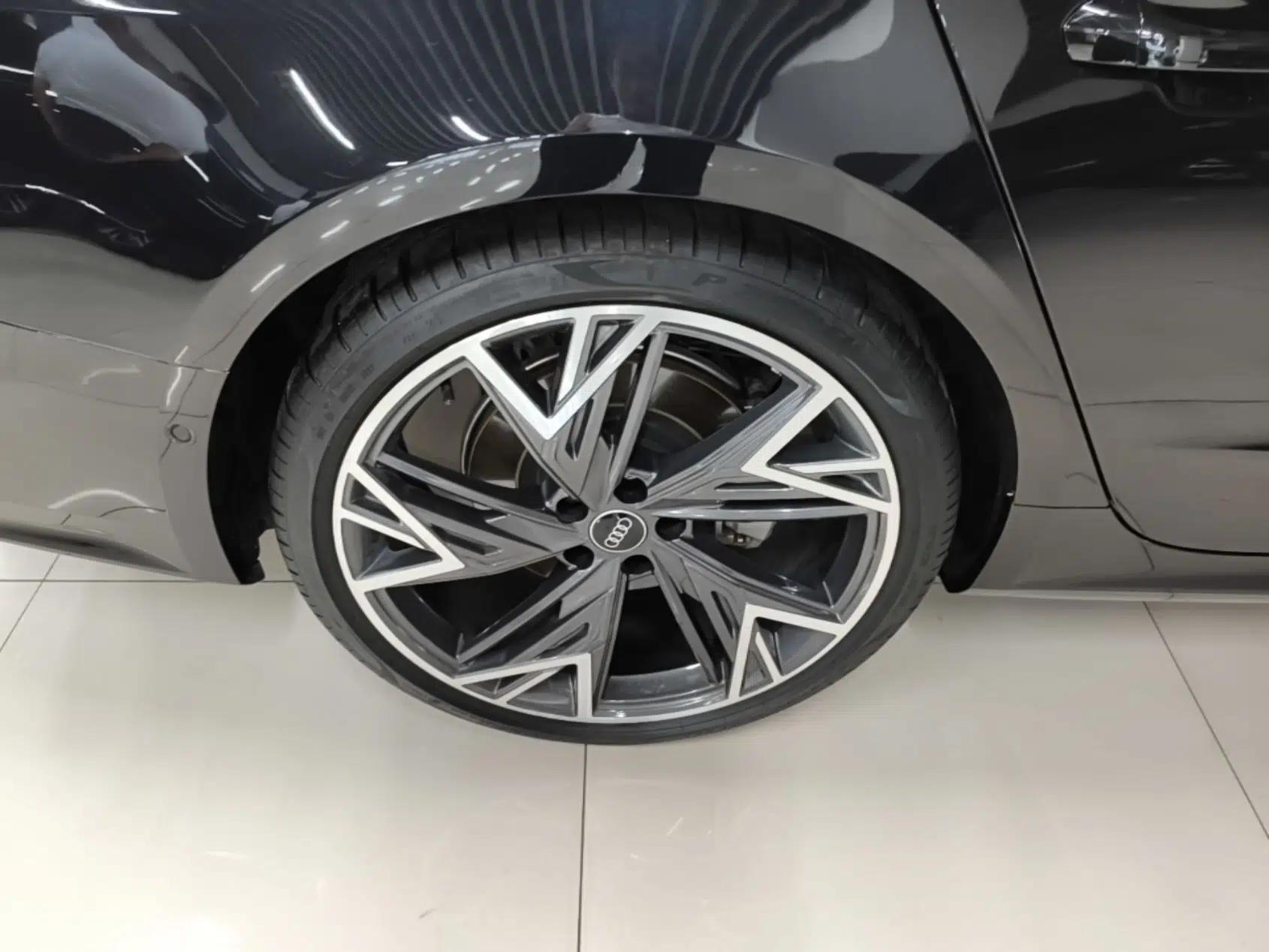 Audi A7L 2024 45 TFSI quattro S-line Black Warrior Edition — миниатюра 11