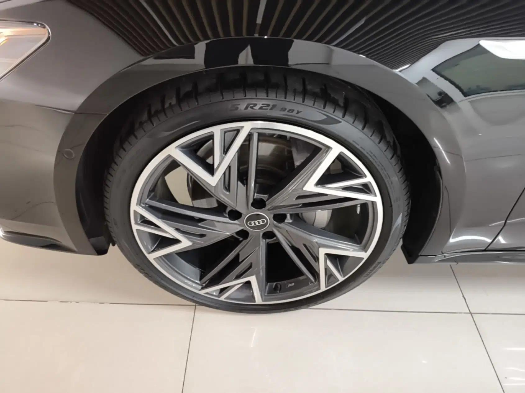 Audi A7L 2024 45 TFSI quattro S-line Black Warrior Edition — миниатюра 10