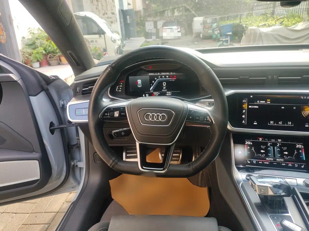 Audi A7L 2024 45 TFSI quattro RS Performance Edition — миниатюра 10