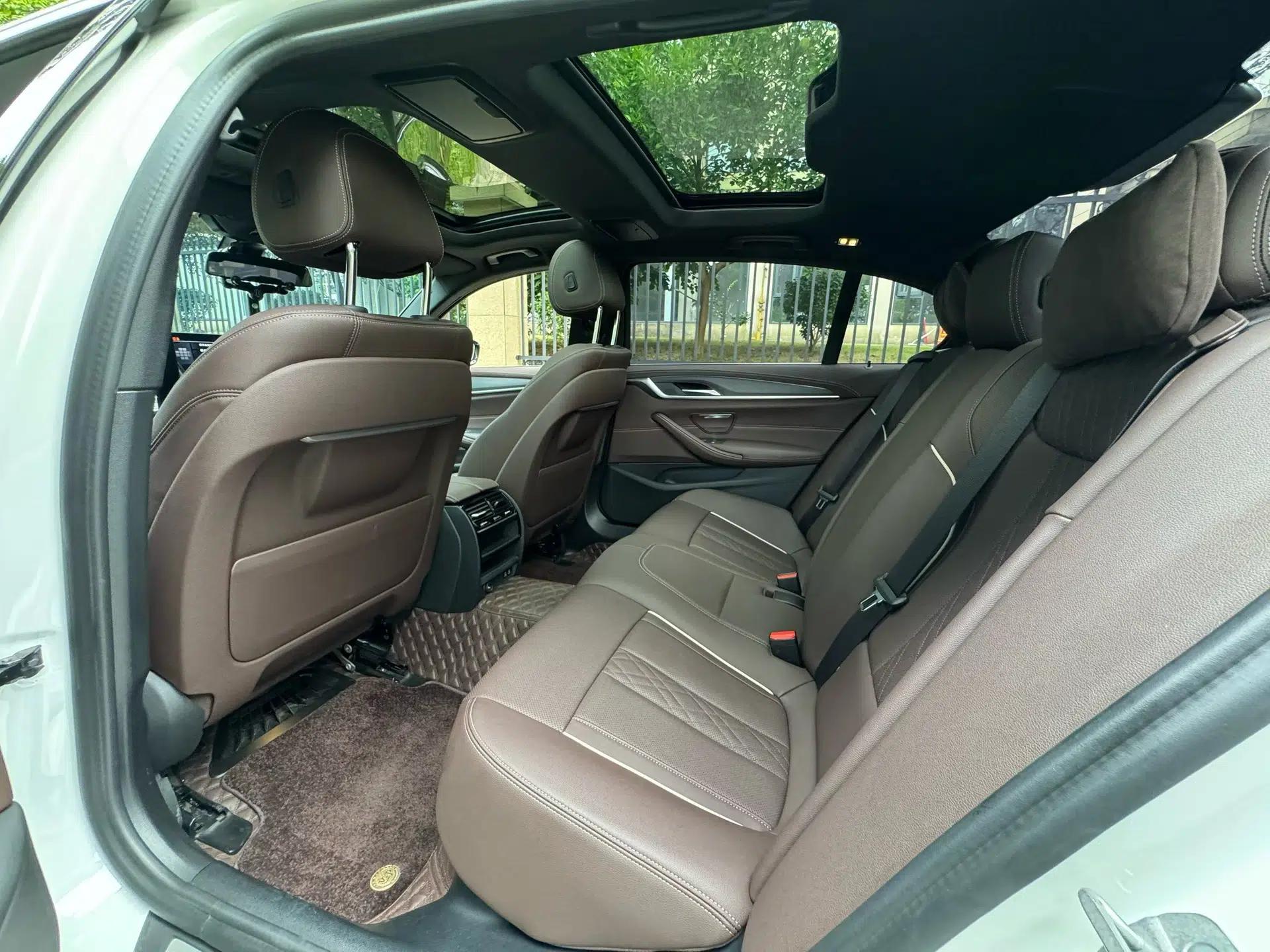BMW 5 Series 2023 530Li Leading Model M Sport Package — миниатюра 10