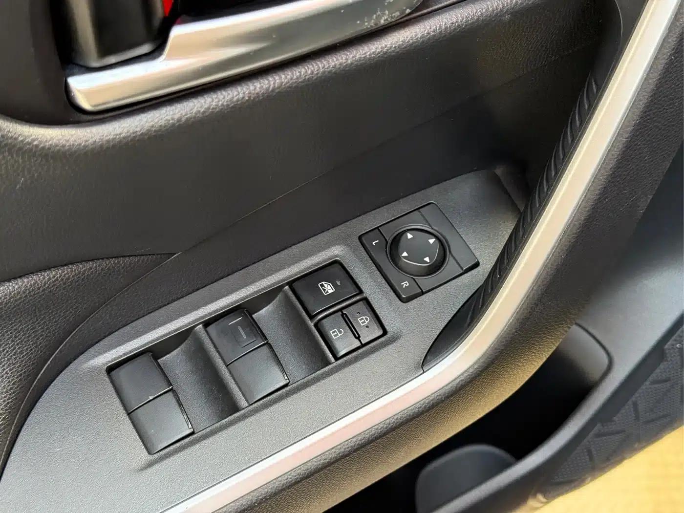 Highlander 2020 Hybrid 2.5L E-CVT 2WD Luxury Edition — миниатюра 11