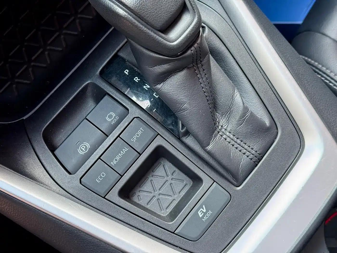 Highlander 2020 Hybrid 2.5L E-CVT 2WD Luxury Edition — миниатюра 14