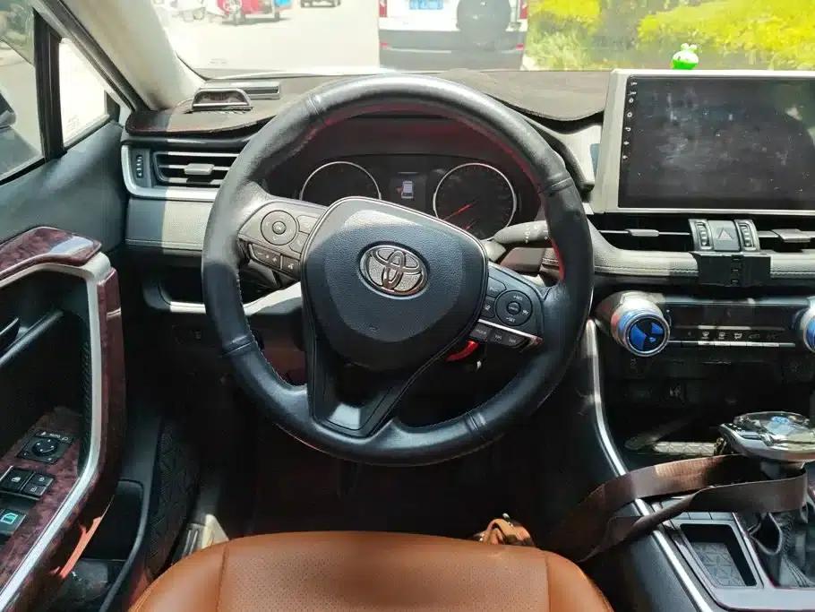 2022 Toyota RAV4 2.0L CVT 2WD Leading Edition — миниатюра 15