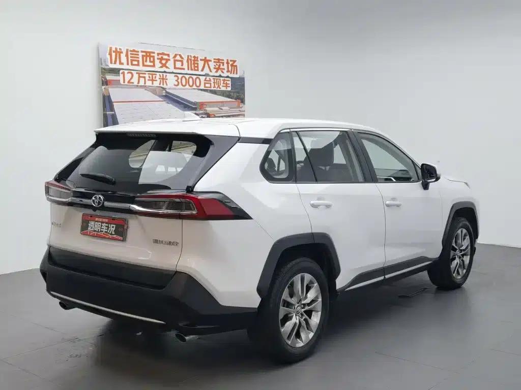 2020 Toyota RAV4 2.0L CVT 2WD Luxury Edition — миниатюра 2