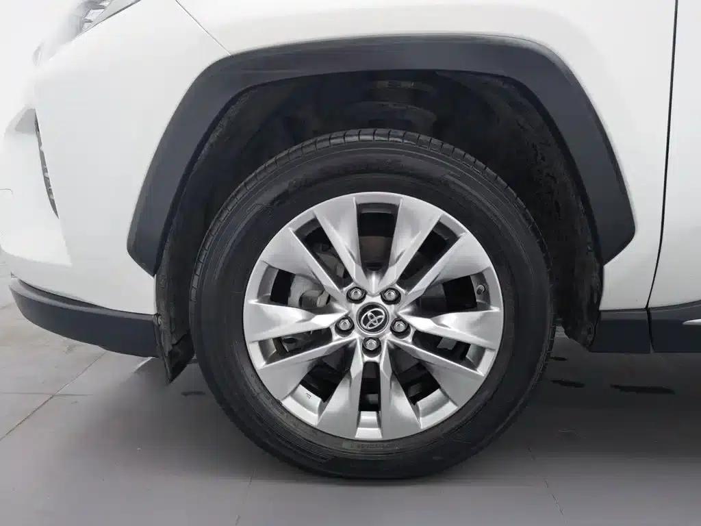 2020 Toyota RAV4 2.0L CVT 2WD Luxury Edition — миниатюра 17