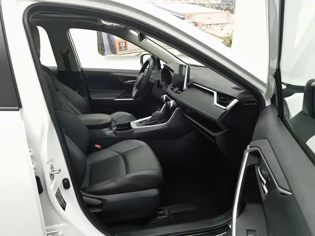 2020 Toyota RAV4 2.0L CVT 2WD Luxury Edition — миниатюра 23