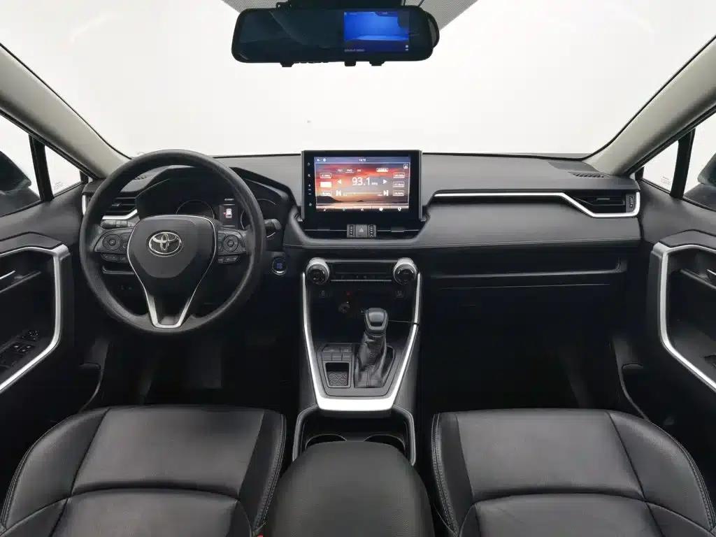 2020 Toyota RAV4 2.0L CVT 2WD Luxury Edition — миниатюра 5