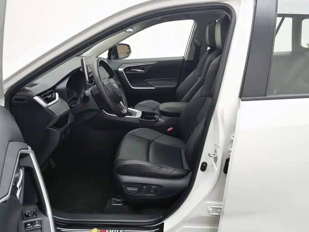2020 Toyota RAV4 2.0L CVT 2WD Luxury Edition — миниатюра 10