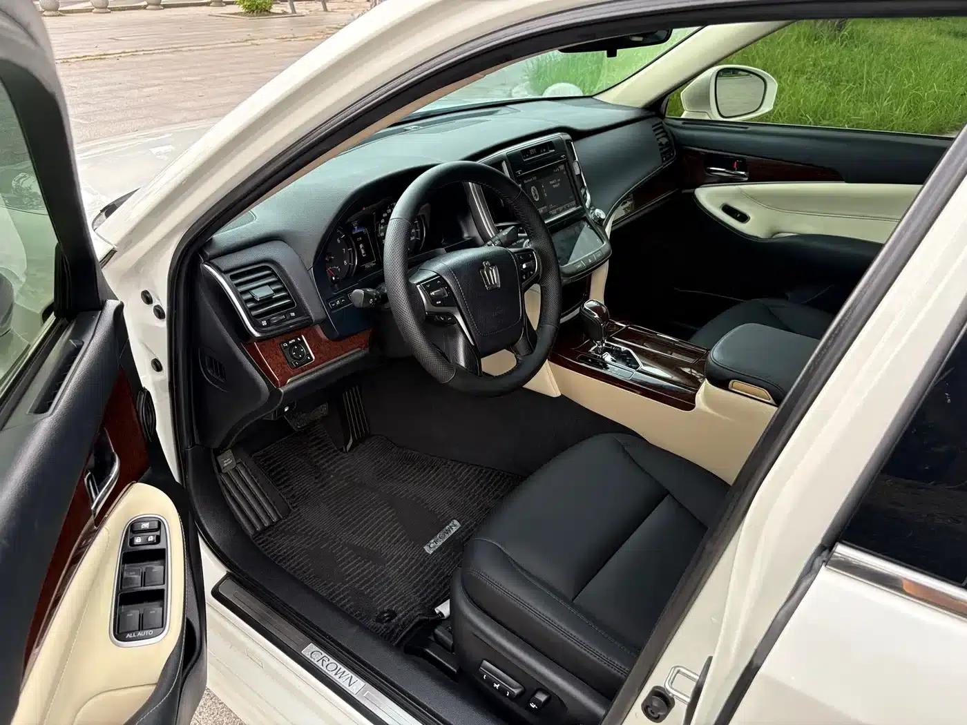Crown 2018 2.0T Pioneer Edition — миниатюра 6