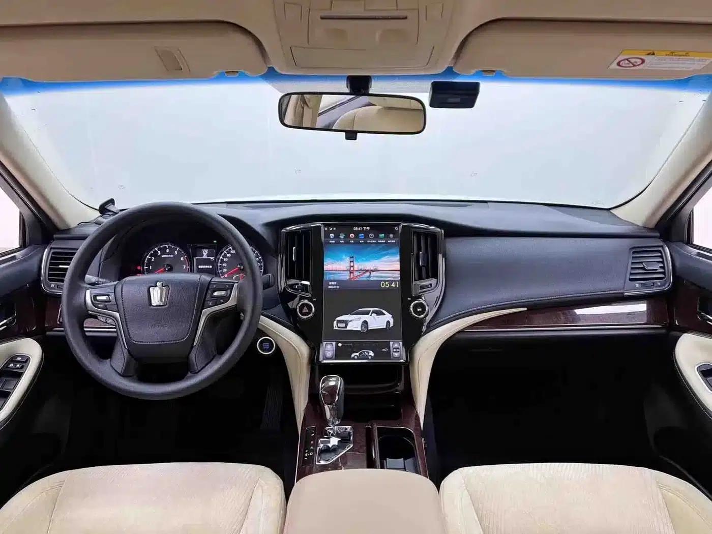 Crown 2018 2.0T Pioneer Edition — миниатюра 15