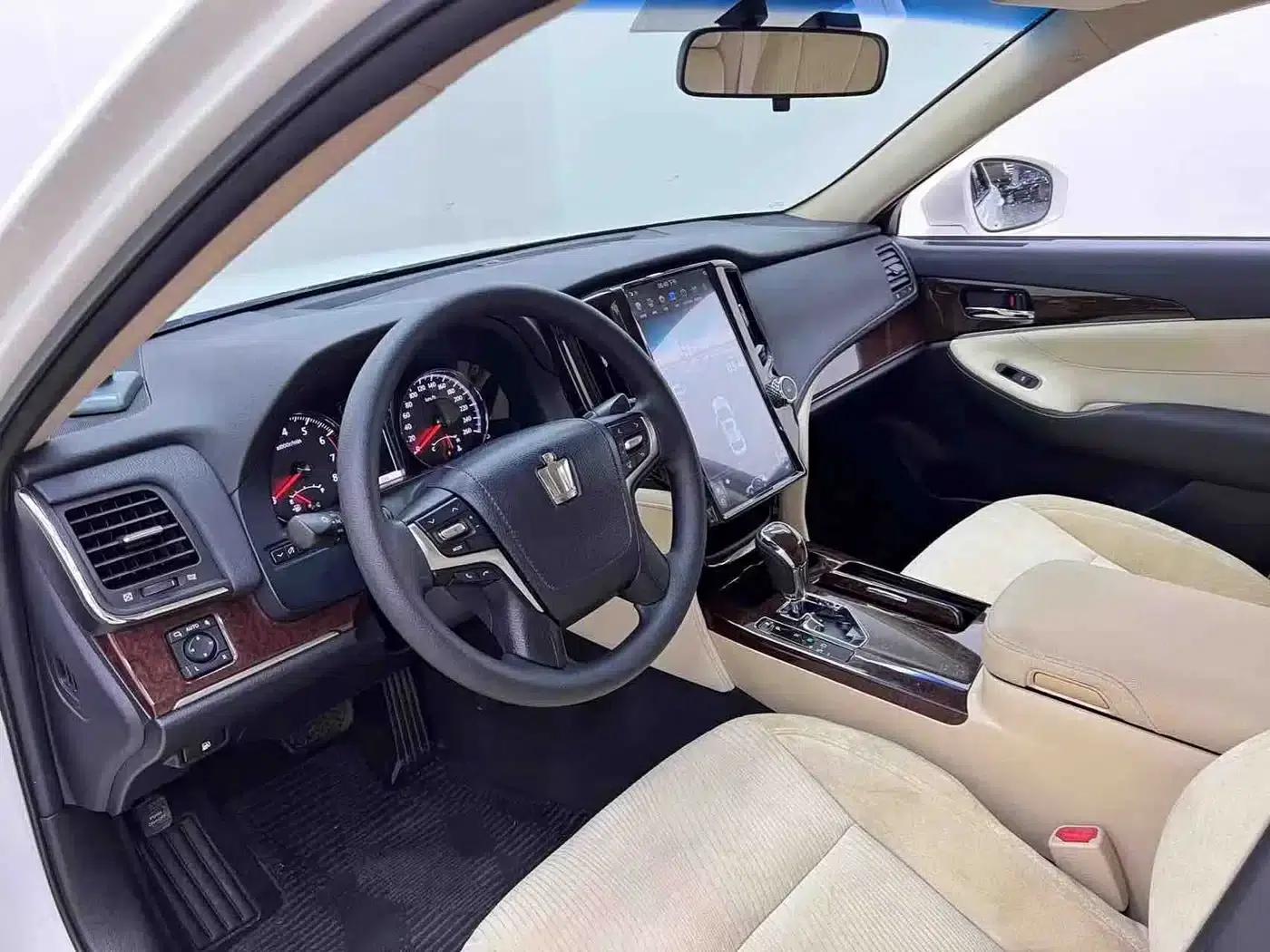 Crown 2018 2.0T Pioneer Edition — миниатюра 9