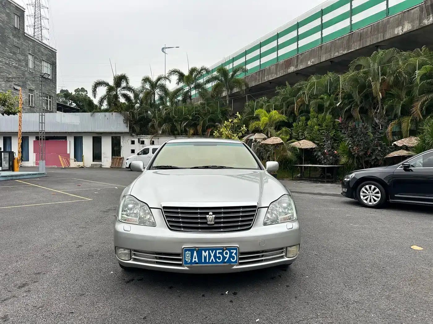 Crown 2005 3.0L Royal — миниатюра 2