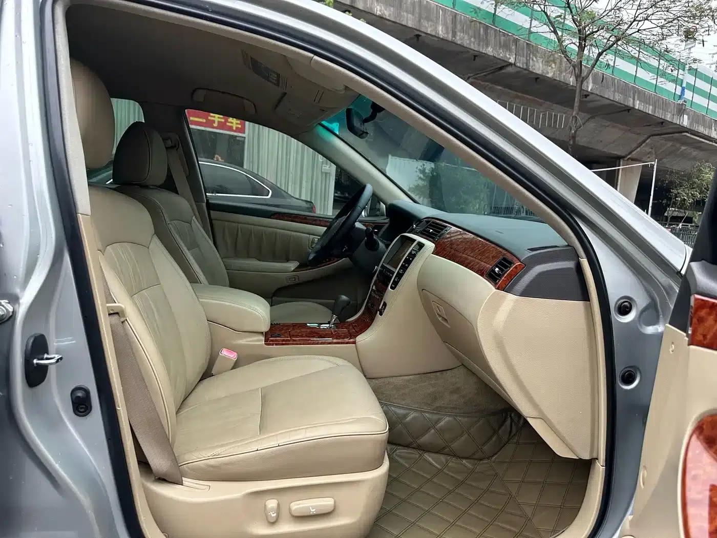 Crown 2005 3.0L Royal — миниатюра 16