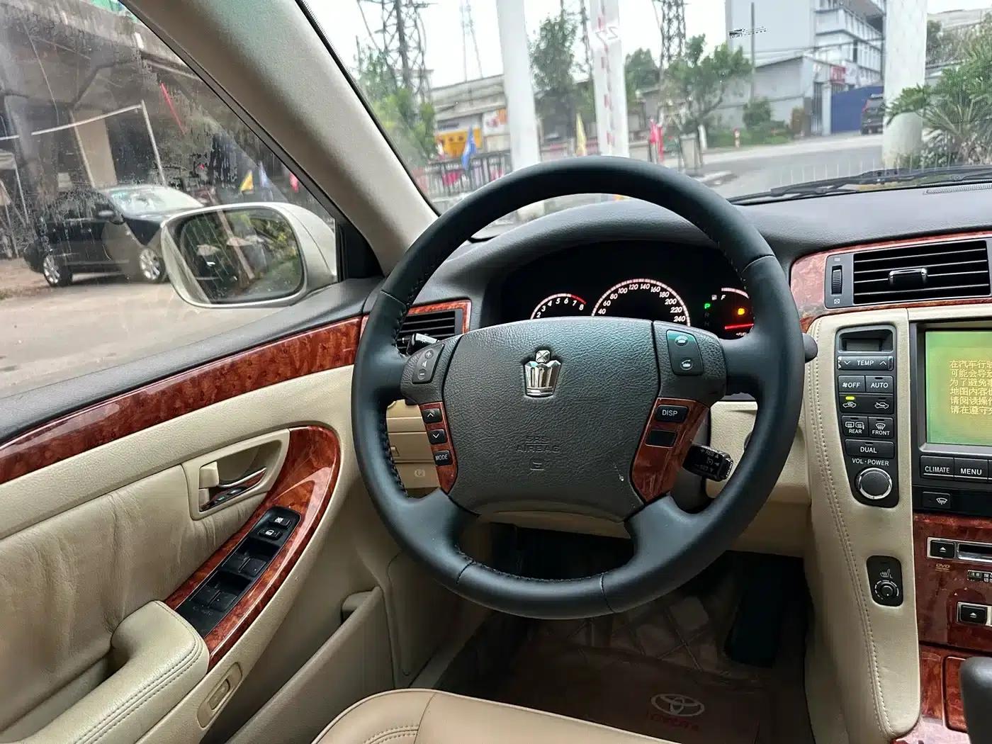 Crown 2005 3.0L Royal — миниатюра 18
