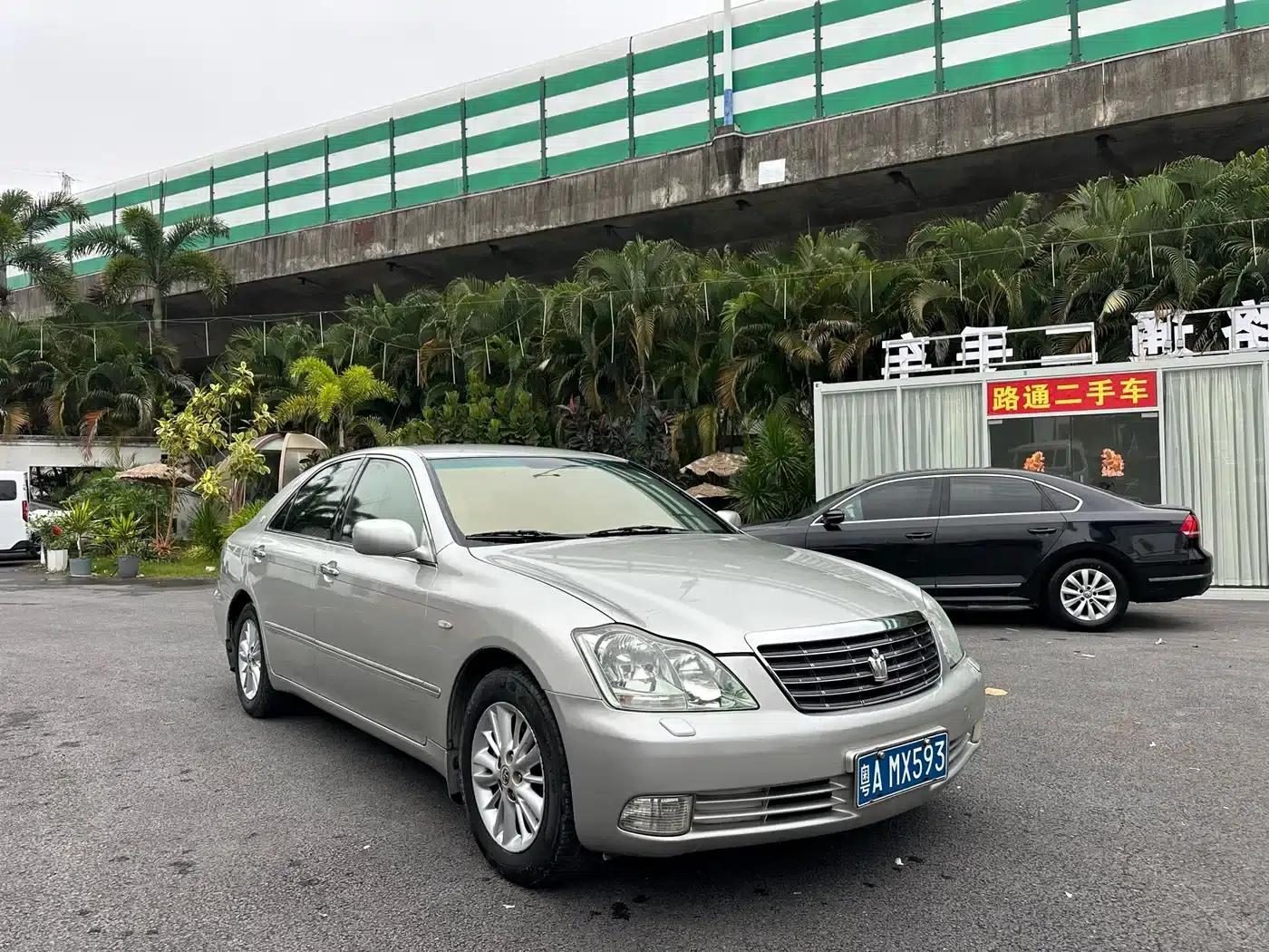 Crown 2005 3.0L Royal — миниатюра 3