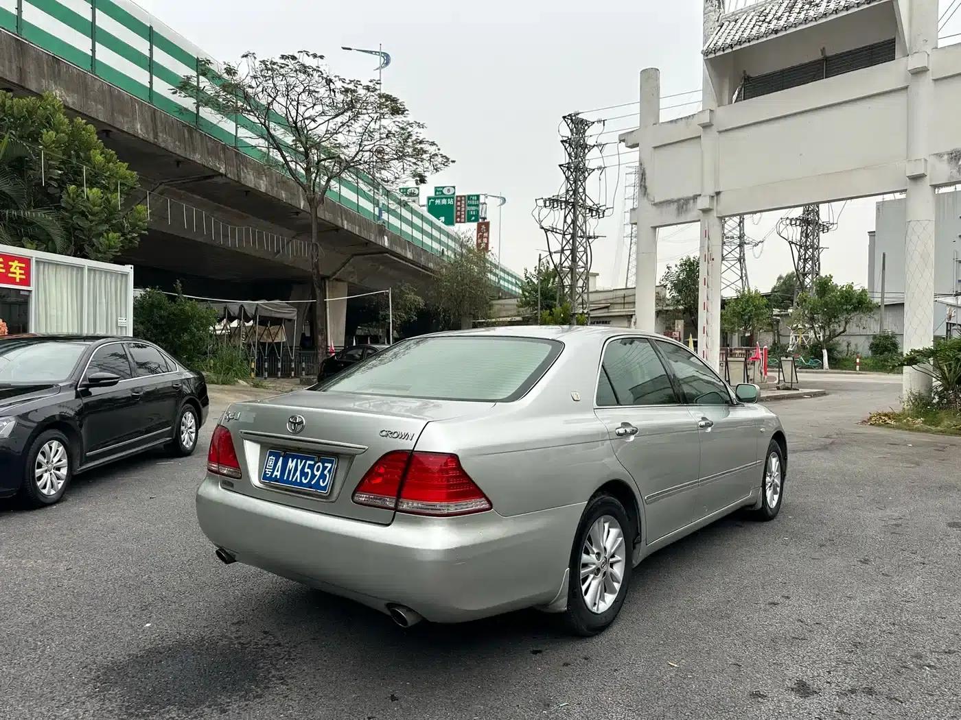 Crown 2005 3.0L Royal — миниатюра 5