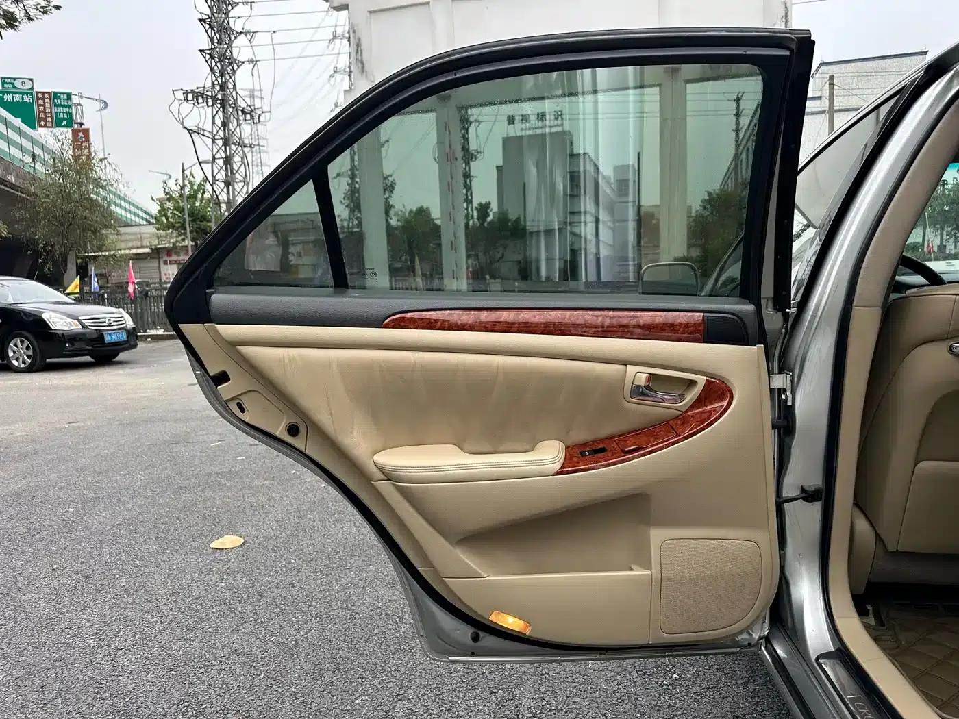 Crown 2005 3.0L Royal — миниатюра 10