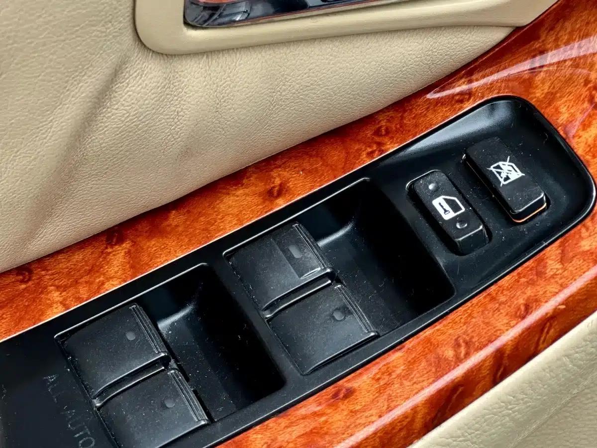 Crown 2007 3.0L Royal Leather Edition — миниатюра 23